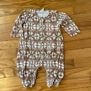 Kate Quinn Bamboo Onesie size 6-12 Mo